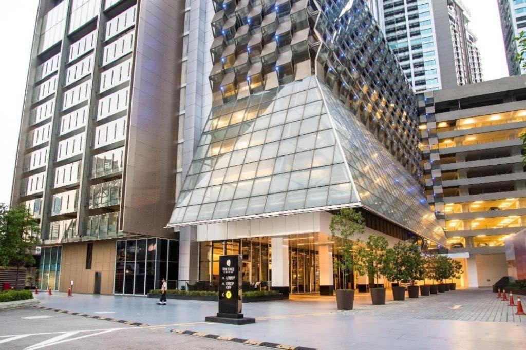 Serviced Suites At Platinum Klcc Kuala Lumpur Luaran gambar