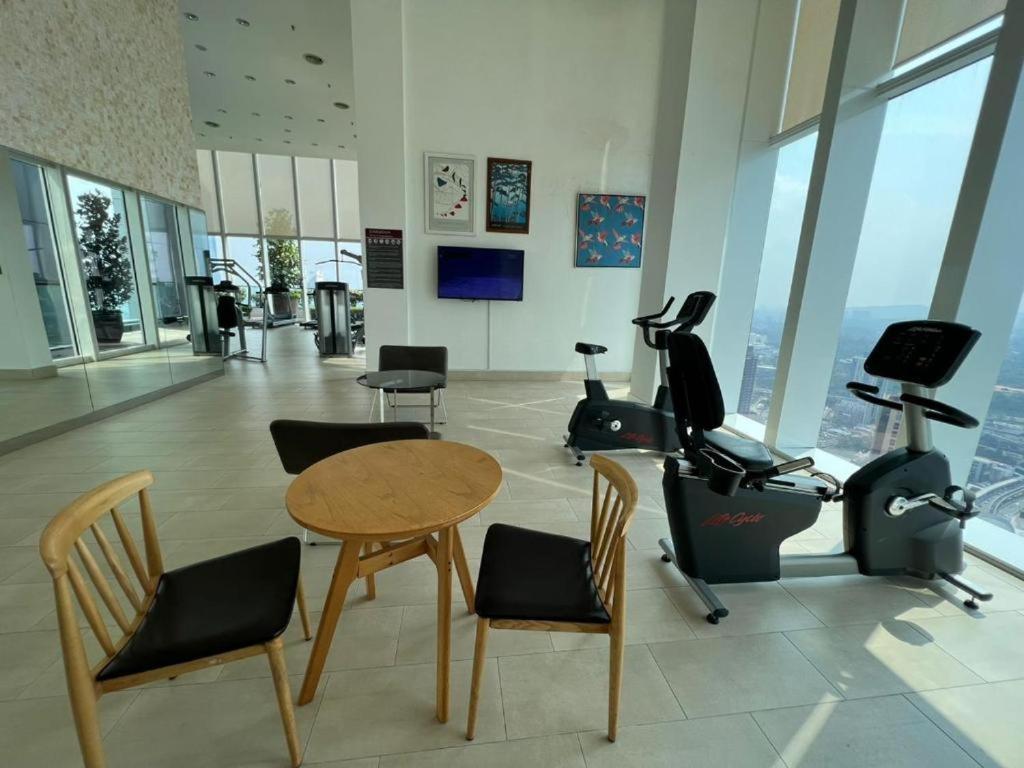 Serviced Suites At Platinum Klcc Kuala Lumpur Luaran gambar